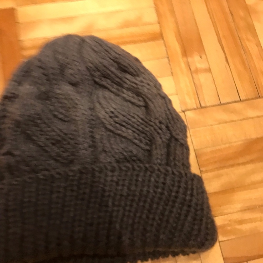 3/15$ Gray Knit Beanie - Picture 1 of 2